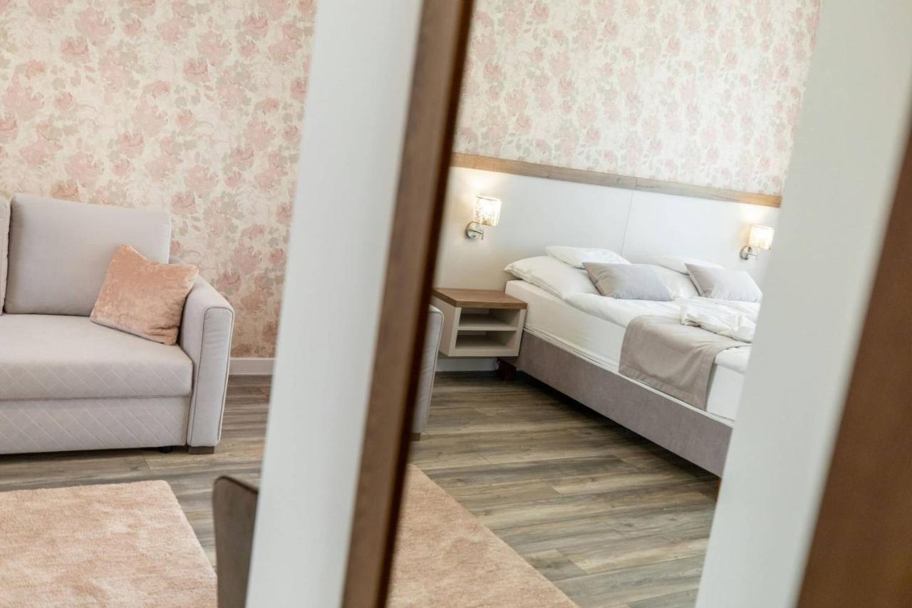 Aszuvilag Rezidencia With Sauna & Jacuzzi Legyesbenye Exterior photo