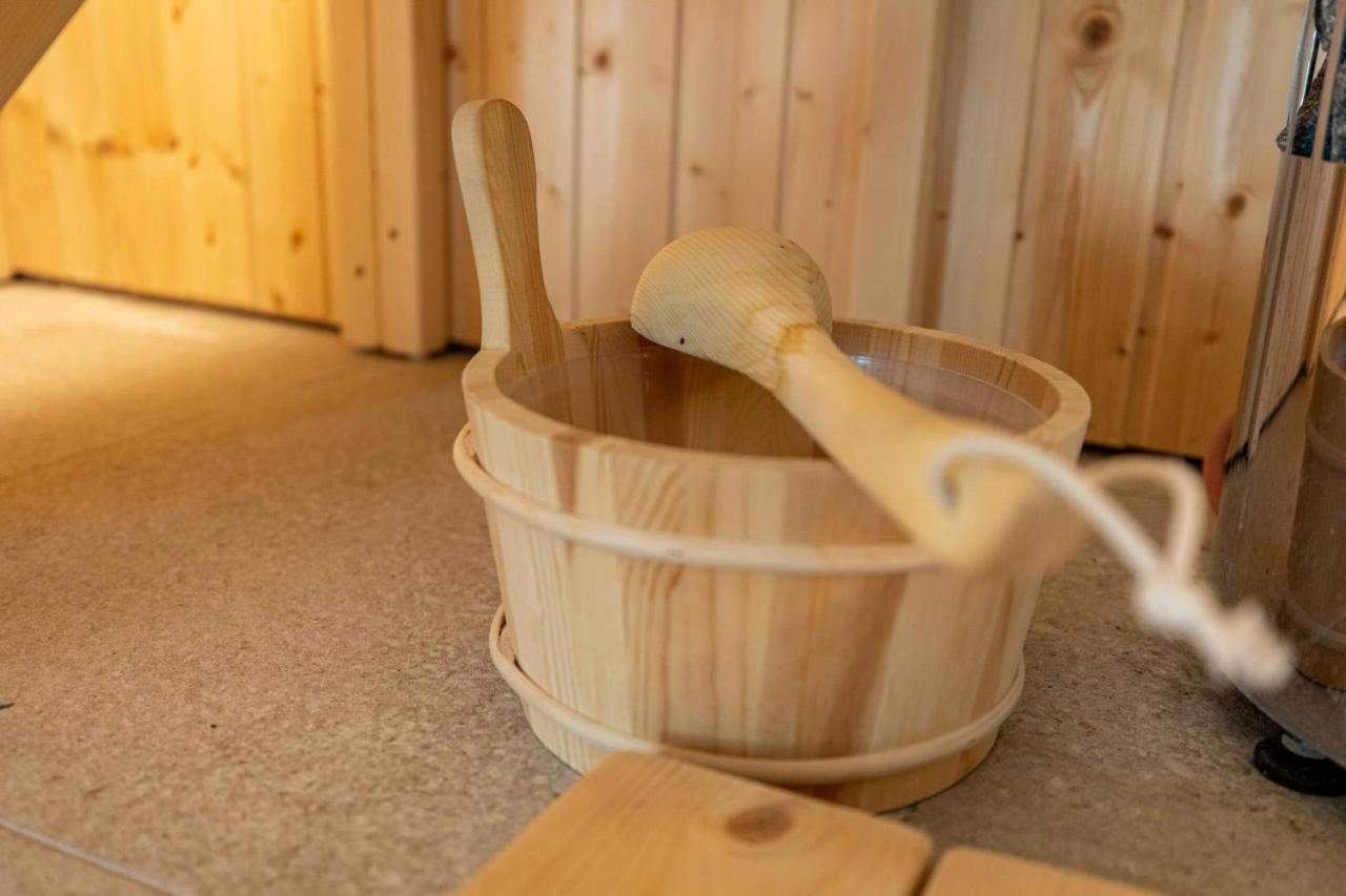 Aszuvilag Rezidencia With Sauna & Jacuzzi Legyesbenye Exterior photo