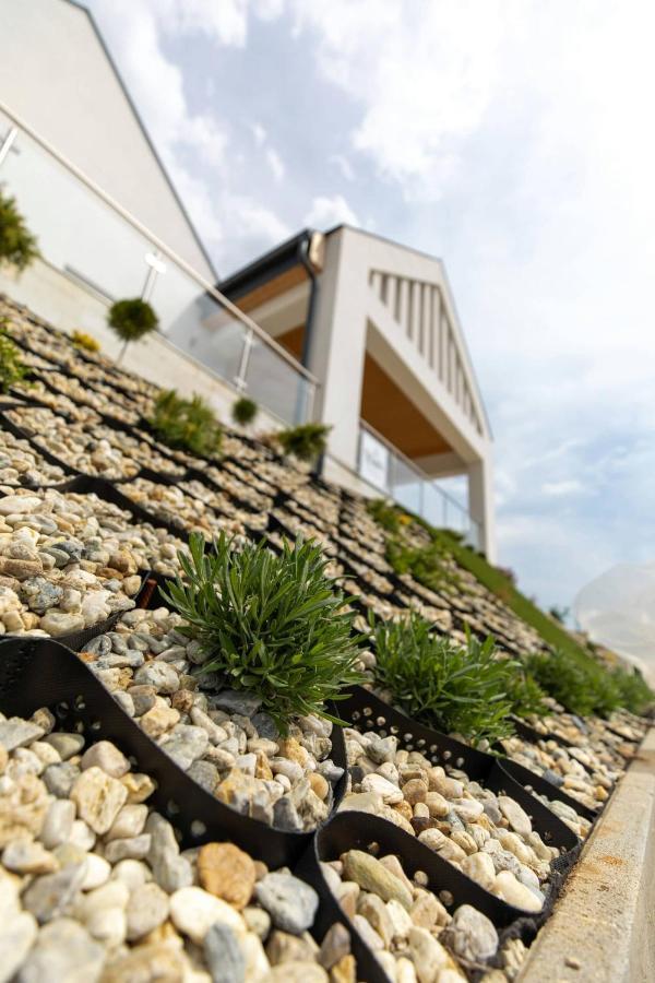 Aszuvilag Rezidencia With Sauna & Jacuzzi Legyesbenye Exterior photo