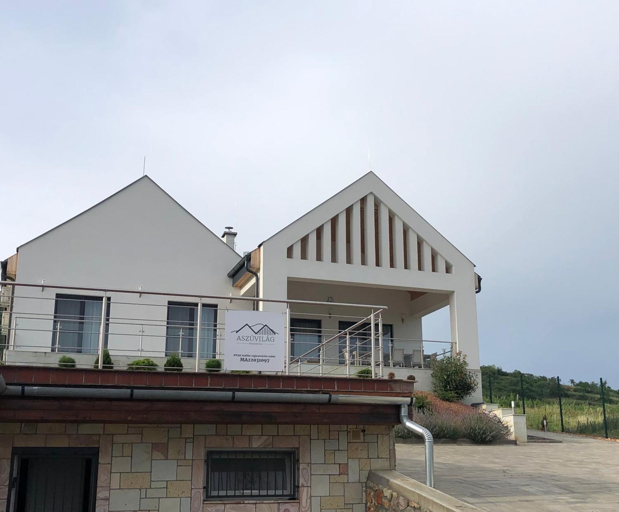 Aszuvilag Rezidencia With Sauna & Jacuzzi Legyesbenye Exterior photo